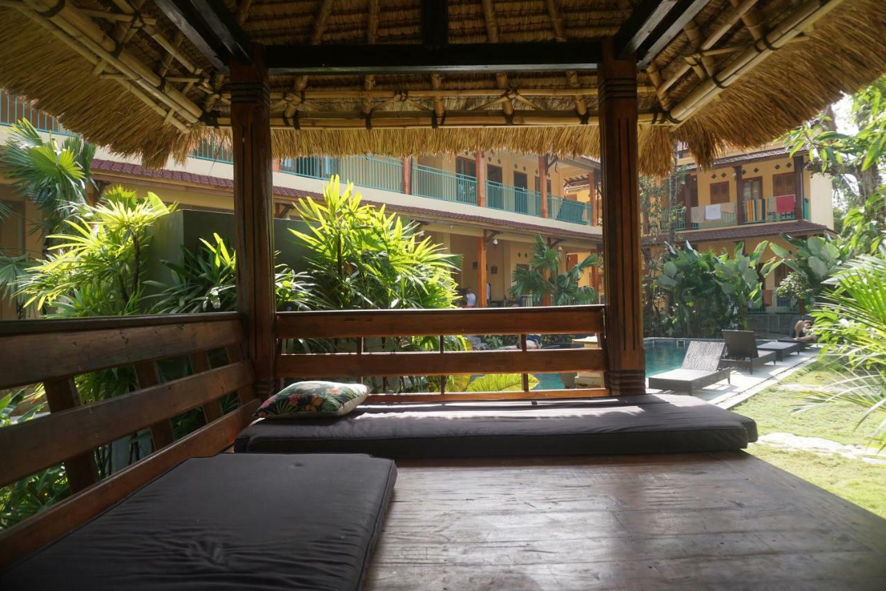 Botchan Hostel Kuta  Exterior photo