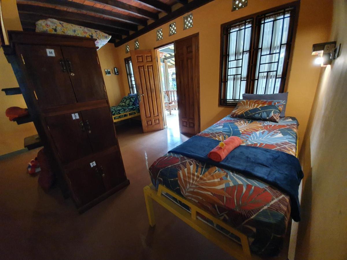 Botchan Hostel Kuta  Exterior photo